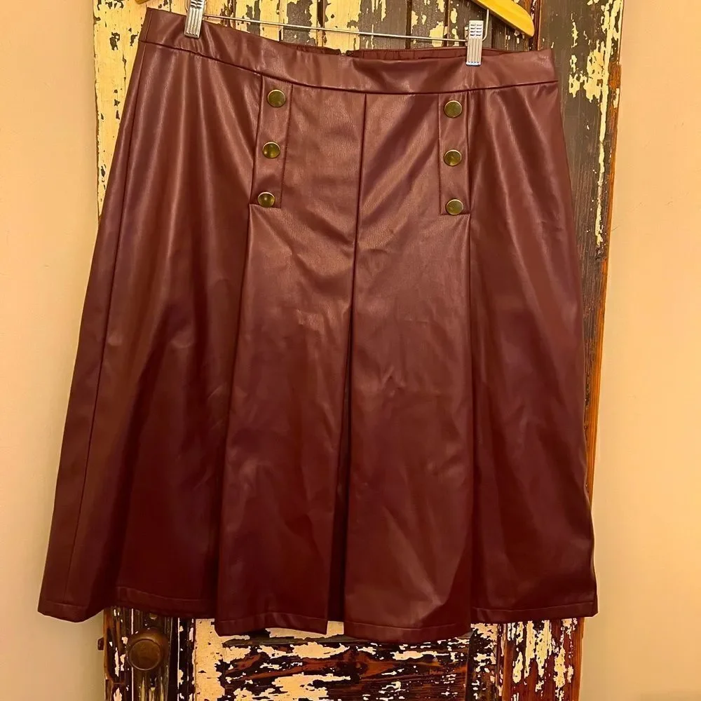 Women’s Liz Claiborne size 14 Faux Leather oxblood skirt.